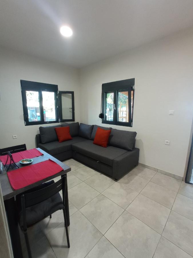 Nikos & Patras Houses เนอาปลายา ภายนอก รูปภาพ