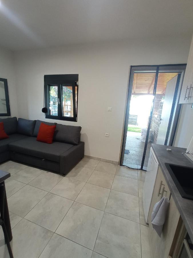 Nikos & Patras Houses เนอาปลายา ภายนอก รูปภาพ