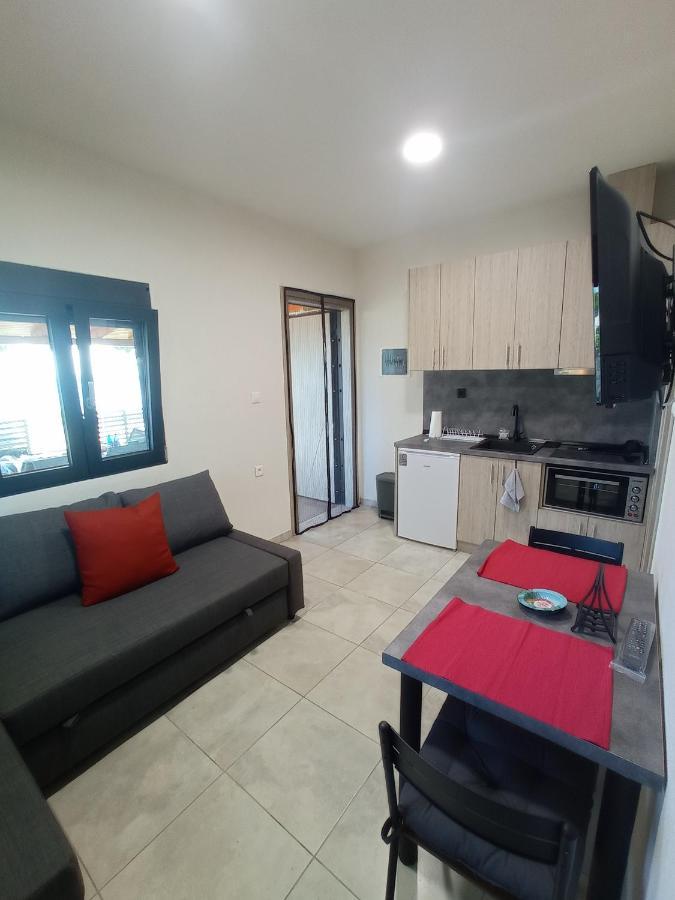 Nikos & Patras Houses เนอาปลายา ภายนอก รูปภาพ