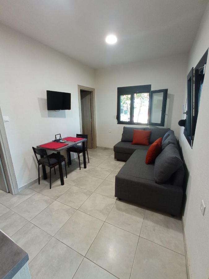 Nikos & Patras Houses เนอาปลายา ภายนอก รูปภาพ