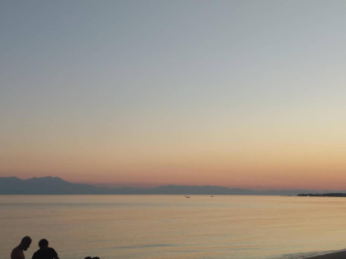 Nikos & Patras Houses เนอาปลายา ภายนอก รูปภาพ
